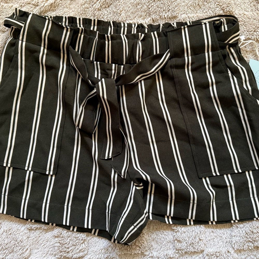Ci Sono Green and White Striped Women's Shorts with belt